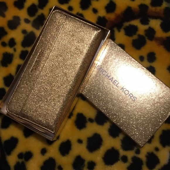 Michael Kors Handbags - Michael Kors wallet